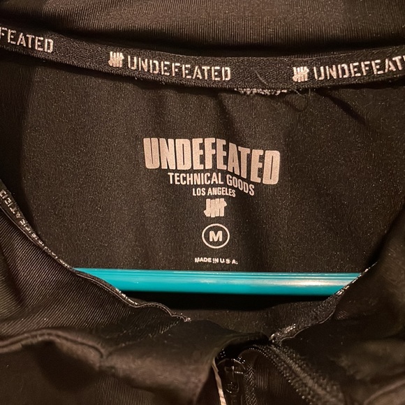 Men’s Undefeated jacket - Picture 2 of 5